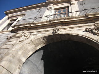 tania fortificata-Porta Uzeda 19-03-2014 08-01-58